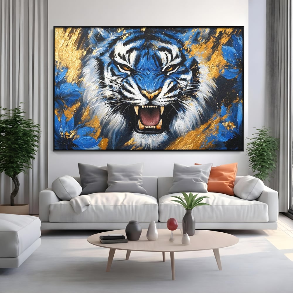 Tablou canvas cu tablou canvas cu tigru albastru si flori, in rama de aluminiu negru, pe perete intr-un living